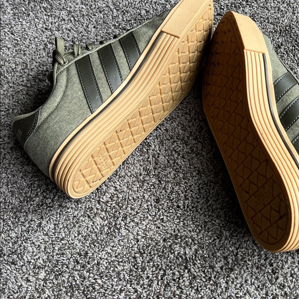 With Box - adidas Olive Green Sneakers with Black Stripes and Gum Sole. Sz 7.5 - Picture 2 of 6